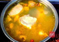 Illustration of hand-shredded red oil spicy pork shreds 4