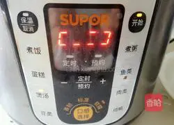 Illustration of how to make pork ribs and pumpkin soup 6