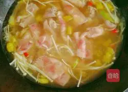 Illustration of how to make fat beef with enoki mushrooms in sour soup 6