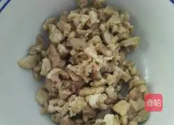 Illustration of how to make spicy minced pork and pickled beans 2