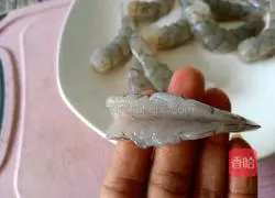 Illustration of how to make fried shrimps with broccoli 4