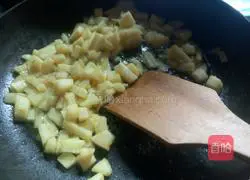 Illustration of how to make sweet apple pie 5