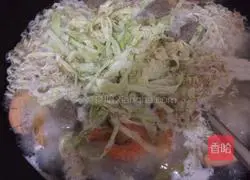 Illustration of how to make shrimp noodle soup 6