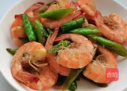 Illustration of how to make fried shrimps with Hangzhou pepper 7