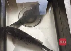 Illustration of how to make steamed crucian carp 1