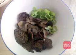 Illustration of how to make pine mushroom and mackerel balls 3