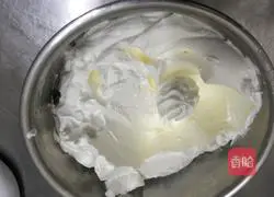 French raspberry mousse Illustration of how to make Si cake 7