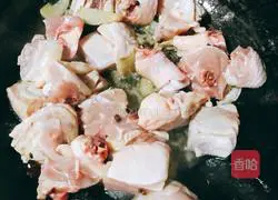 Stir-fry Illustration of how to make spicy chicken (Shandong cuisine) 4