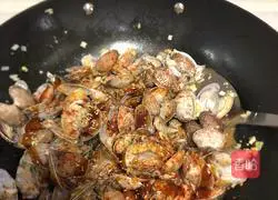 Illustration of how to make garlic scallops 5