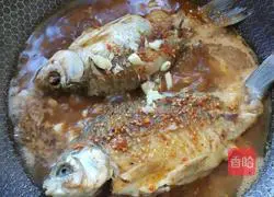 Braised crucian carp recipe 10