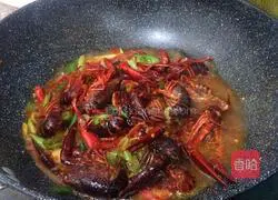 Illustration of how to make Sichuan style crayfish 9