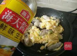 Illustration of how to make fried eggs with oysters 10