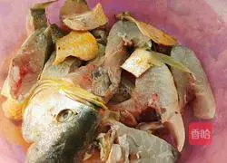 Illustration of how to make corn and tomato fish 2