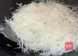 Bao Illustration of how to make stir-fried vermicelli with vegetables and eggs 10