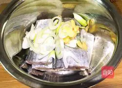 Illustration of how to make pan-fried hairtail 3