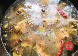 Illustration of how to make pork ribs and stewed potatoes 14