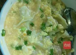 Illustration of how to make the lazy version of tomato sauce and egg soup wontons 5