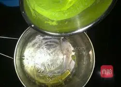 Illustration of how to make the ultimate sweet pea mousse 11