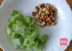 Illustration of how to stir-fry Jiwei shrimp 3