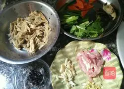 Illustration of how to cook yellow fin snapper with dried bamboo shoots 1