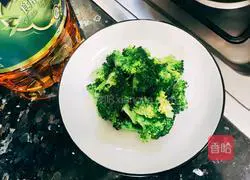 Illustration of how to cook broccoli 6