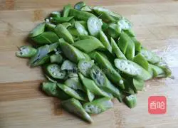 Bitter melon and okra twice-cooked pork recipe 2