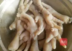 Illustration of homemade chicken feet with pickled pepper 5