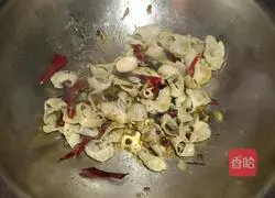 Illustration of how to make spicy chicken tripe 5