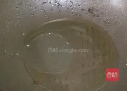 Illustration of how to make rose-scented eggs 4