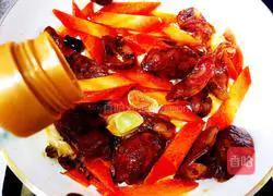 Illustration of how to make fried bacon with celery 7