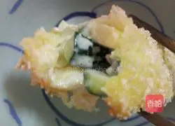Illustration of how to make cucumber and apple pie 5