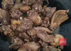 Illustration of braised duck meat in sauce 6