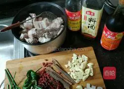 Illustration of how to make braised pork 1