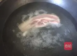 Illustration of how to make homemade twice-cooked pork 1