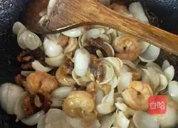 Recipe for Stir-fried Shrimp with Lily and Peach Seeds 7