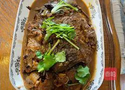 Illustration of how to cook crucian carp in sauce 13