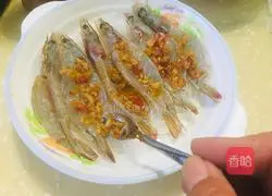 Illustration of how to make garlic vermicelli and open-back shrimp 5