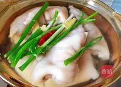 Illustration of roasted pig's trotters 4