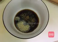 Illustration of how to make a bowl of steamed fish cubes 10