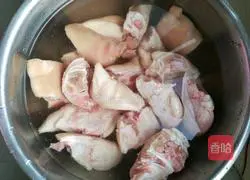 Illustration of Braised Pork Knuckles 1