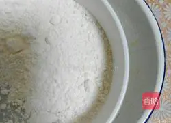 Strawberry Cream Cake Roll Recipe Illustration 2