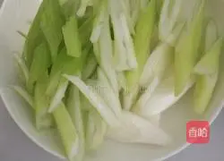 Fried chicken legs with green onions Practice illustration 1