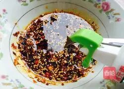 Illustration of how to make garlic white meat 10