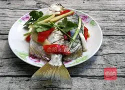 Illustration of how to make pan-fried golden drum fish 5