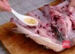 Illustration of how to make fish head with chopped pepper 2