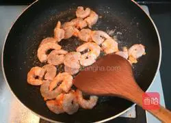 Illustration of how to make king oyster mushrooms and shrimps 10