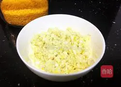 Illustration of how to stir-fry shrimps in typhoon shelter 2