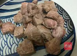 Illustration of how to make curry beef rice 3