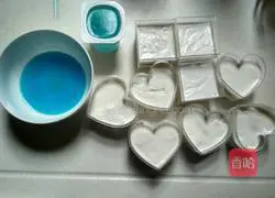 Illustration of how to make ocean mousse cup 5