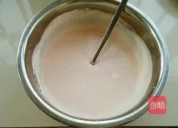 Illustration of how to make six-inch strawberry mousse 11